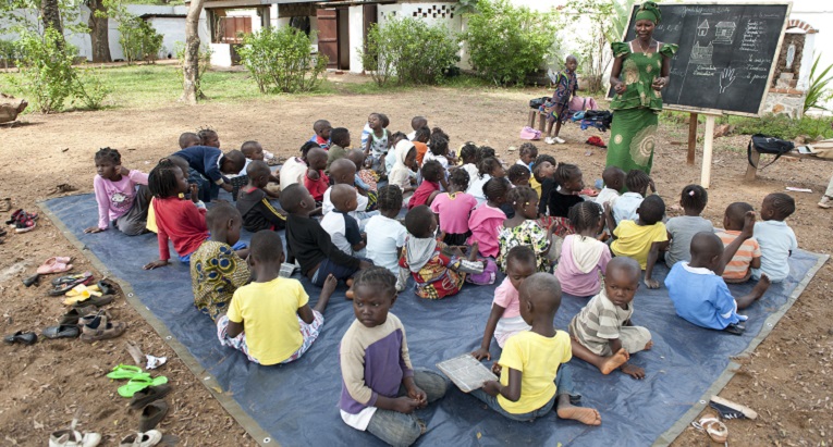 iso afrikkalainen vähän iso afrikkalainen vähän