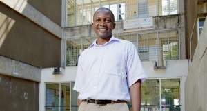 Kenneth Hachizibe on työskennellyt opettajana 16 vuotta. ”Saan motivaationi siitä, että kun oppilaat lähtevät, he muistavat minut.”