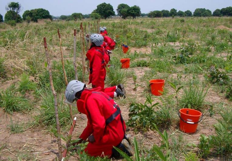 Angola mine clearance makes the return of thousands of refugees