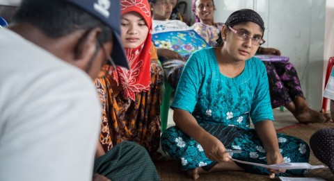 Dan Nyo Nyo heading a meeting at a IDP camp in Myanmar.