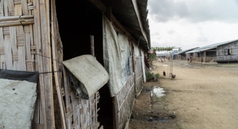 Bamboo houses at Ohn Taw Gyi South IDP camp in Myanmar