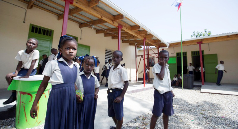 Myrdud school in Léogâne, Haiti, is one of the permanent green schools constructed by Finn Church Aid. The well of the school is importatnt to the whole community as a source of potable water.