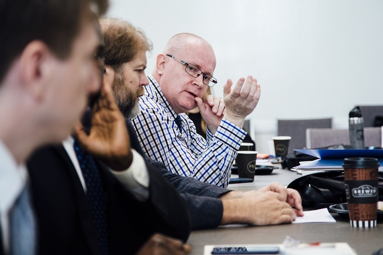 Työministeri Jari Lindström vieraili Yhdysvalloissa 14-20.5. tutustuakseen maahanmuuttajien kotouttamisen, uskonnollisten yhteisöjen välisen dialogin ja radikalisaation ennaltaehkäisyn parissa työskenteleviin toimijoihin. Matka oli suunniteltu yhteistyössä Kirkon Ulkomaanavun ja Ulkomaanavun rauhanverkoston kanssa.