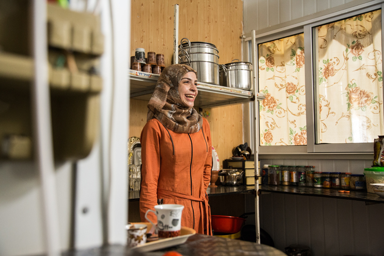 Vuosi sitten Fatima Hariri, 21, kertoi, kuinka Kirkon Ulkomaanavun (KUA) sirkuskoulu palautti hänen itseluottamuksensa avioeron ja sodan kauheuksien jälkeen.