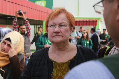 Flyktingarna blev rörda av president Tarja Halonens besök: Glöm inte oss