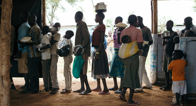 Etelä-Sudanista saapuneita pakolaisia Omugon pakolaisasutusalueella Pohjois-Ugandassa. Yhteisvastuu 2018 torjuu nälkää ja köyhyyttä maailman katastrofialueilla ja Suomessa.