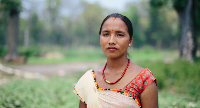 Potrettikuva nepalilaisesta naisesta.
