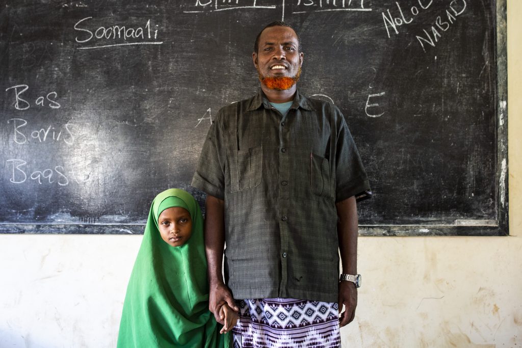 Abdibakir Abdinur Aden ja hänen tyttärensä Falhadoon