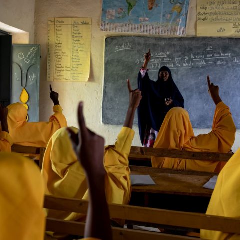 Tyttöjen koulutus johtaa ”hyvän kehään” – myös kriisistä toiseen kulkevassa Somaliassa