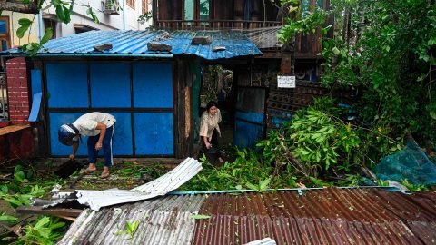 Hirmumyrsky ajoi tuhannet perheet kodittomiksi Myanmarissa äitienpäivän aamuna