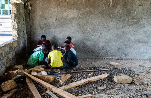 LINSSIN LÄPI: Nurkkaan ajettu apu