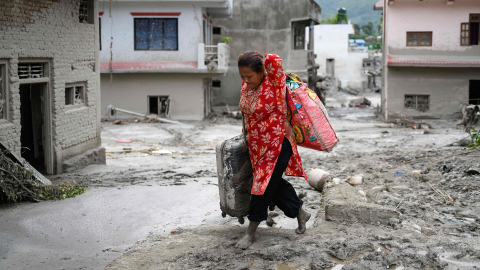 FCA grants support to people affected by Nepal floods 
